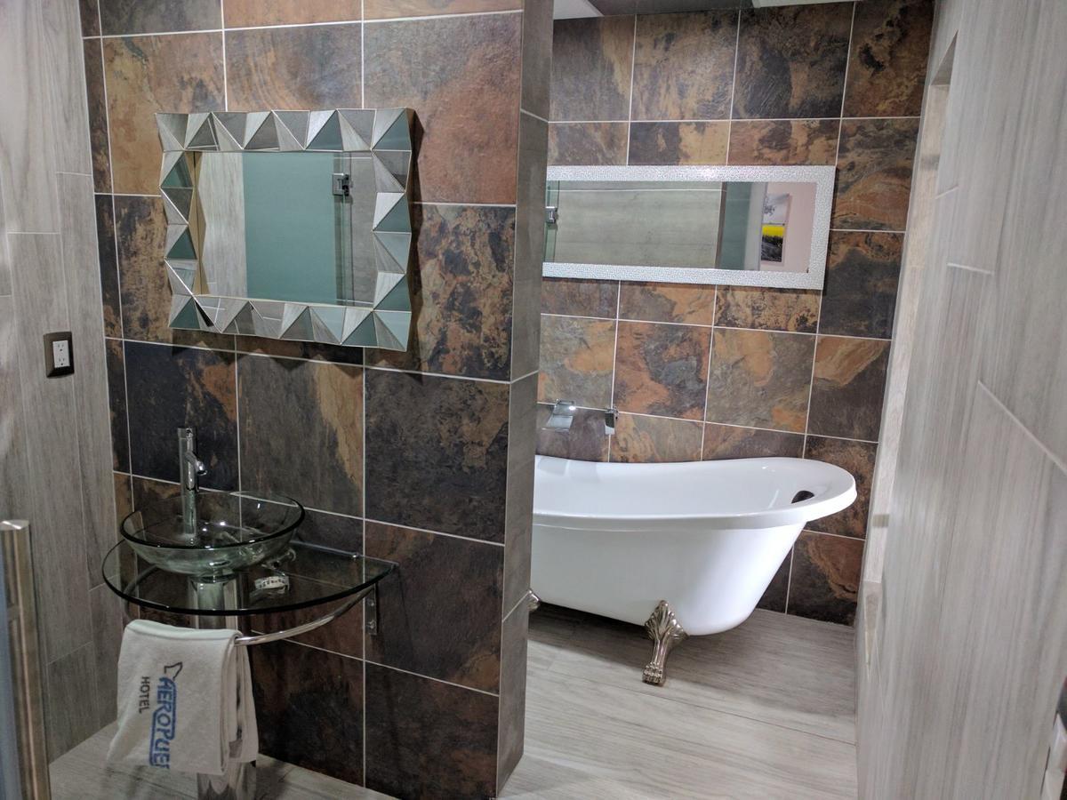 Hotel Aeropuerto Τολούκα Εξωτερικό φωτογραφία