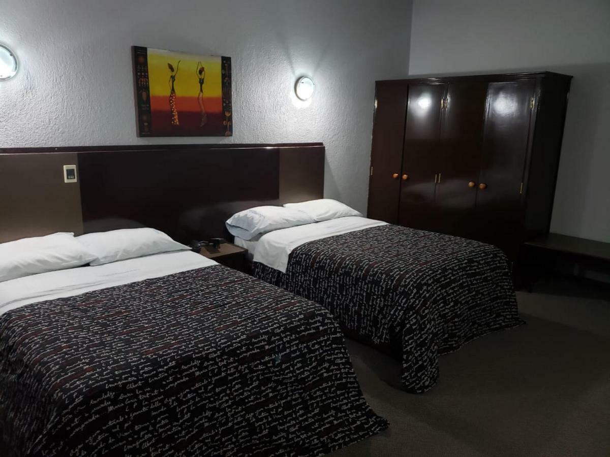 Hotel Aeropuerto Τολούκα Εξωτερικό φωτογραφία